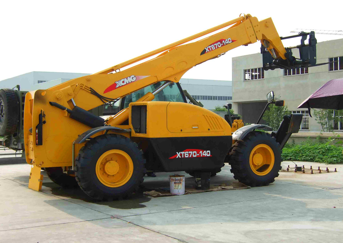 телескопический погрузчик XCMG xt680 140