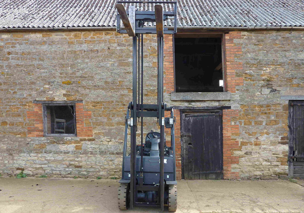 автопогрузчик Doosan D15S-5