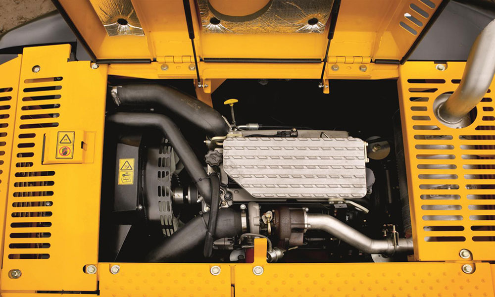 моторный отсек фронтального погрузчика JCB