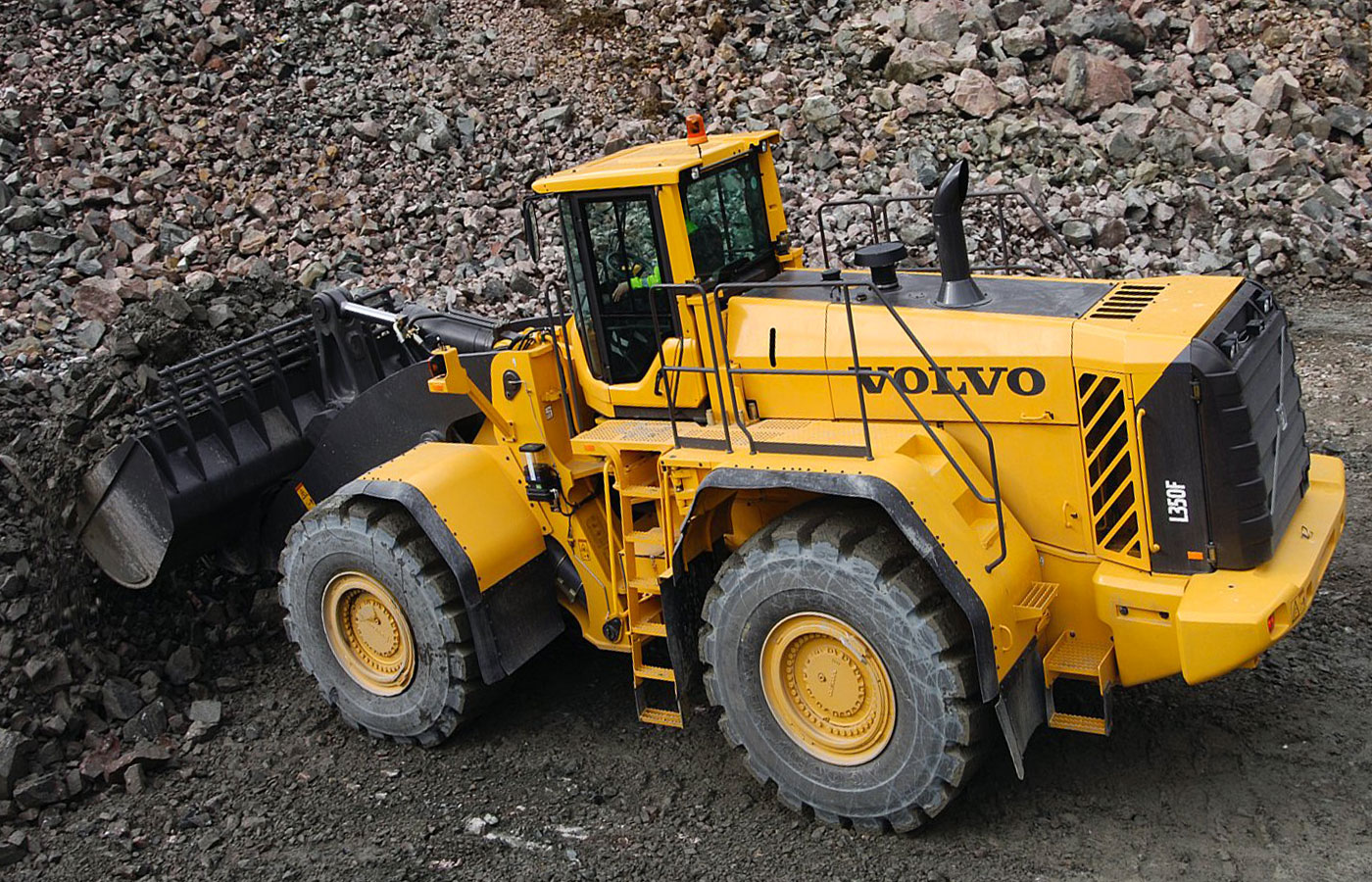 фронтальный погрузчик Volvo L350F