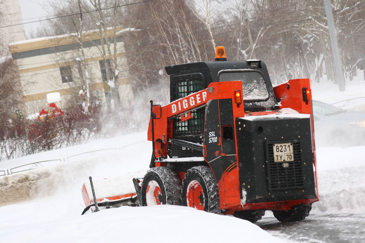 мини погрузчик Digger SSL 5700 для уборки снега