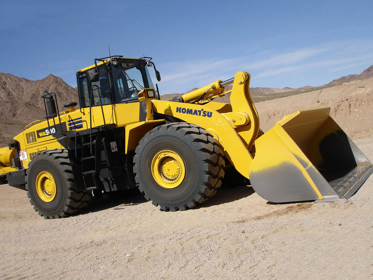 колесный погрузчик Komatsu WA500