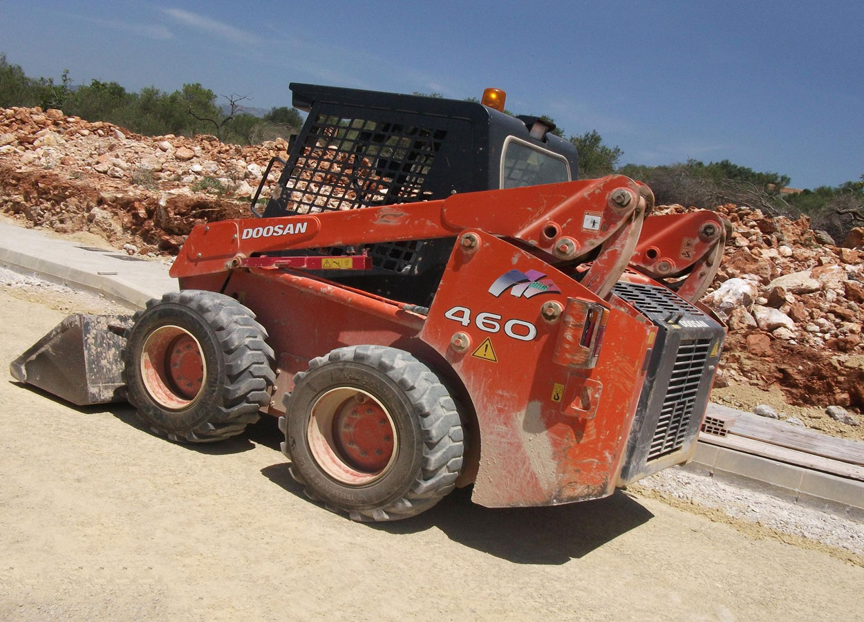 минипогрузчик Doosan SSL 460 Plus