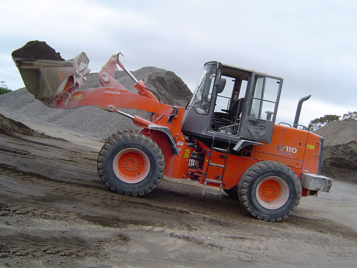 колесный фронтальный погрузчик Hitachi LX110