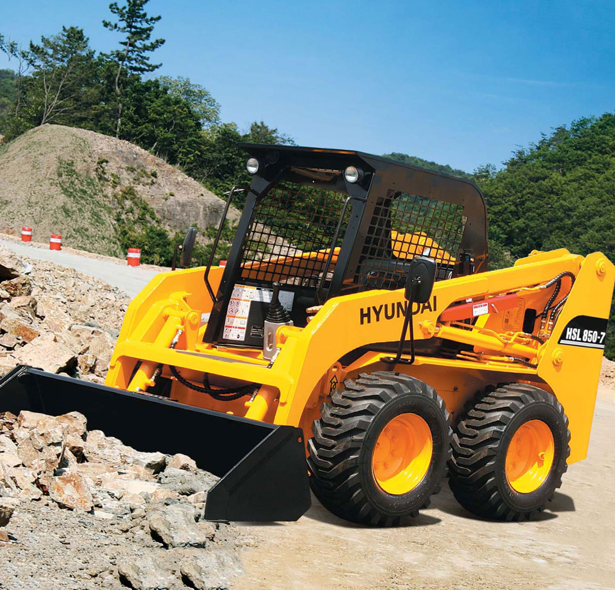 колесный мини погрузчик Hyundai 850