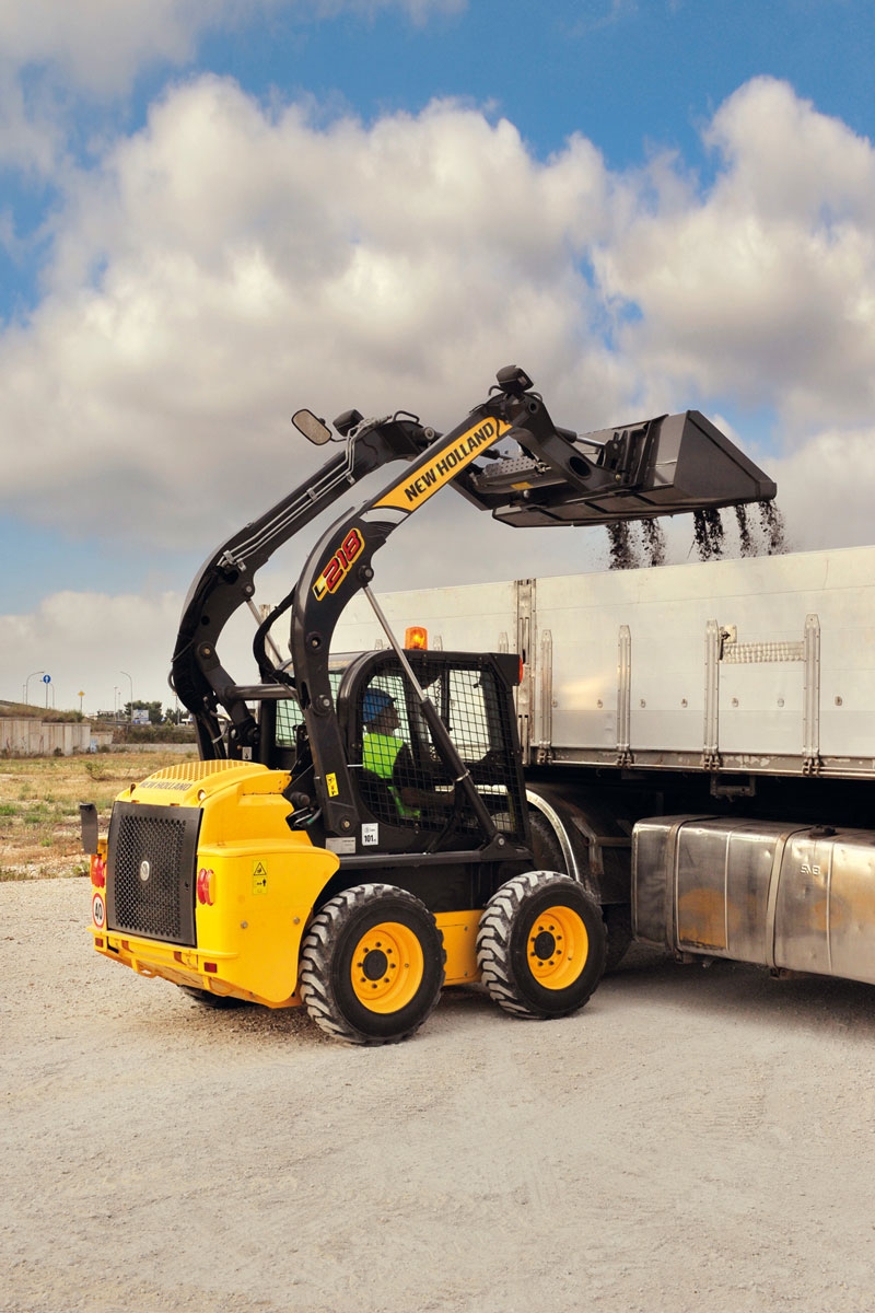 фронтальный мини погрузчик New Holland L218