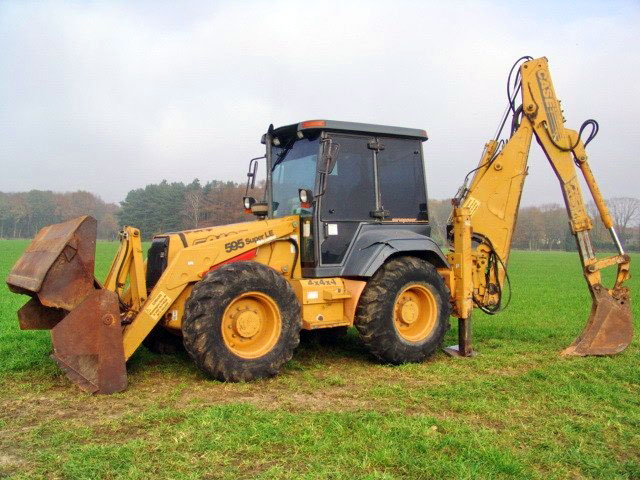 колесный Case 595
