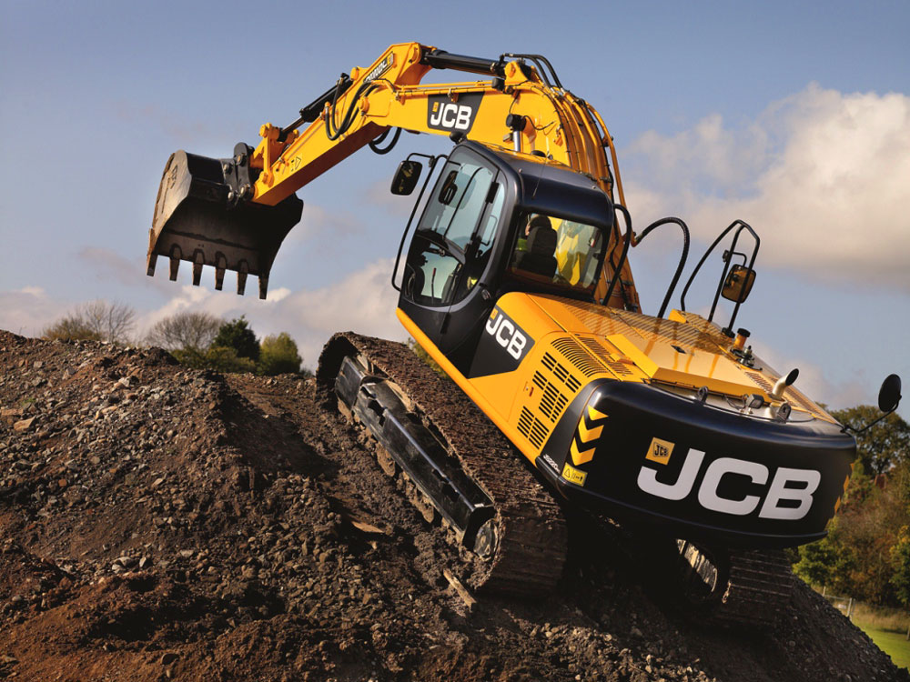 JCB 220 JS способен преодолевать большие углы наклона