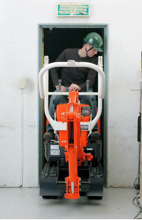 компактный экскаватор Kubota K008 3