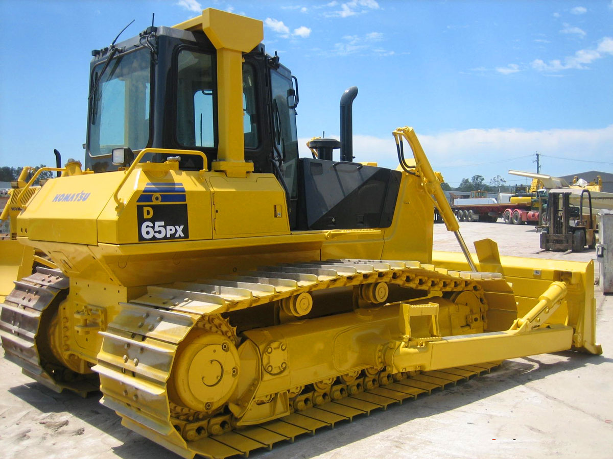 бульдозер Komatsu D65PX