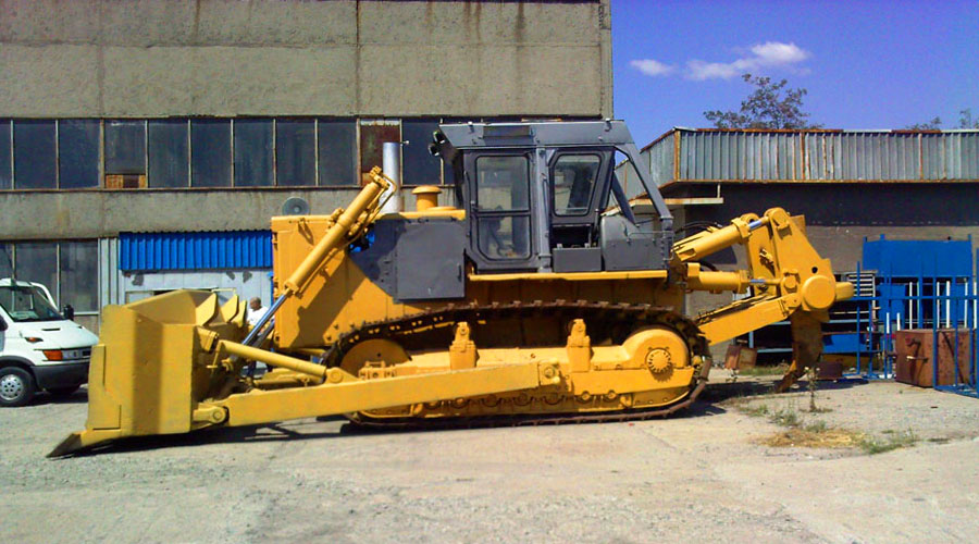 гусеничный Komatsu D355A 3