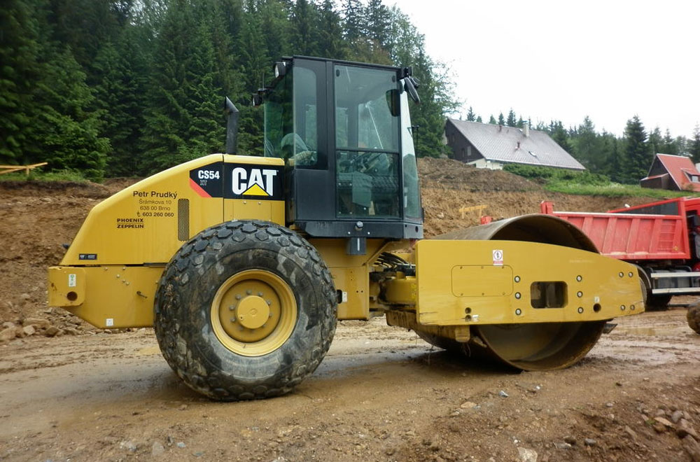 каток Cat CS54